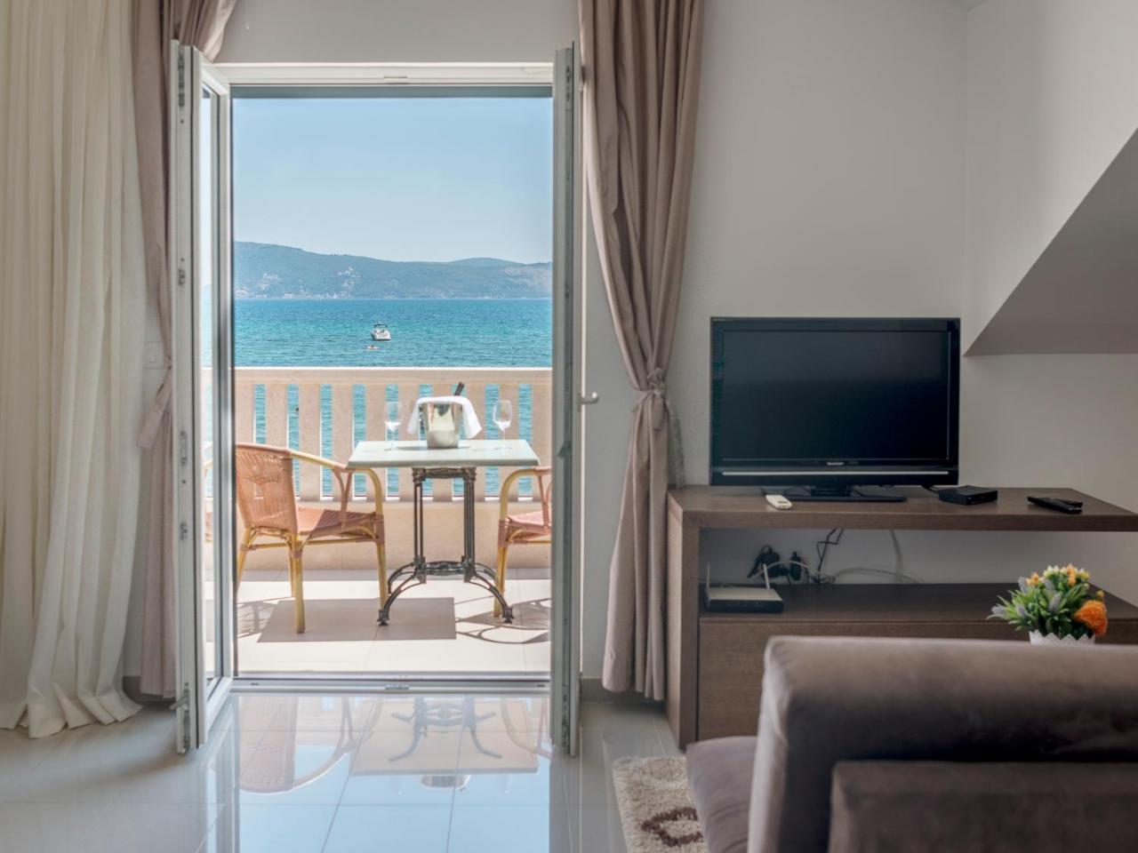 Grifone Coastline Appartement Herceg Novi Buitenkant foto