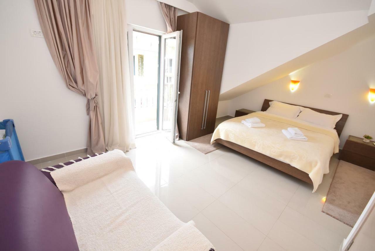 Grifone Coastline Appartement Herceg Novi Buitenkant foto