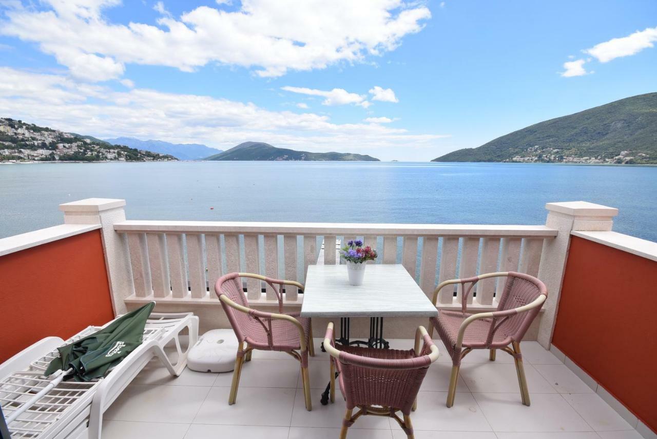 Grifone Coastline Appartement Herceg Novi Buitenkant foto